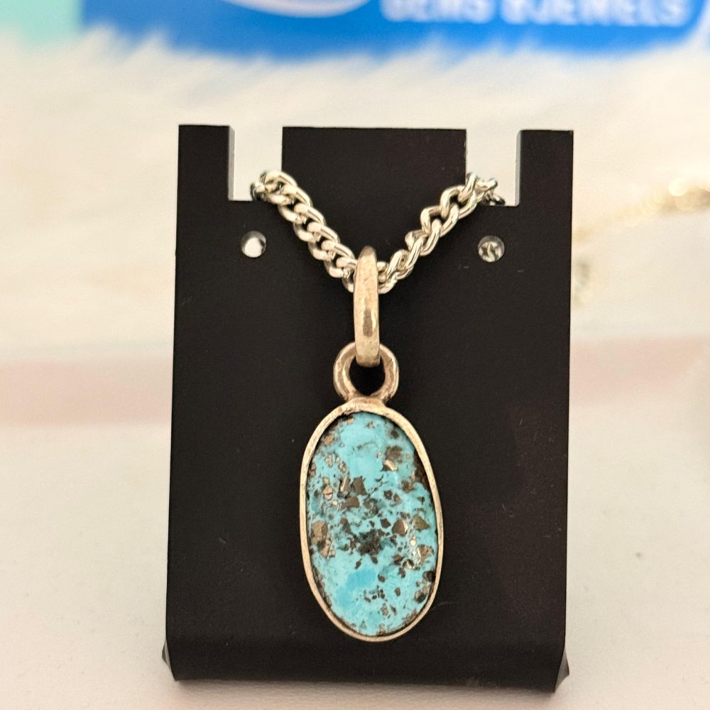 Buy 17.80 Carat / Ratti – 2.89 Gram – Natural Feroza (Turquoise) Hallmark Silver Pendant