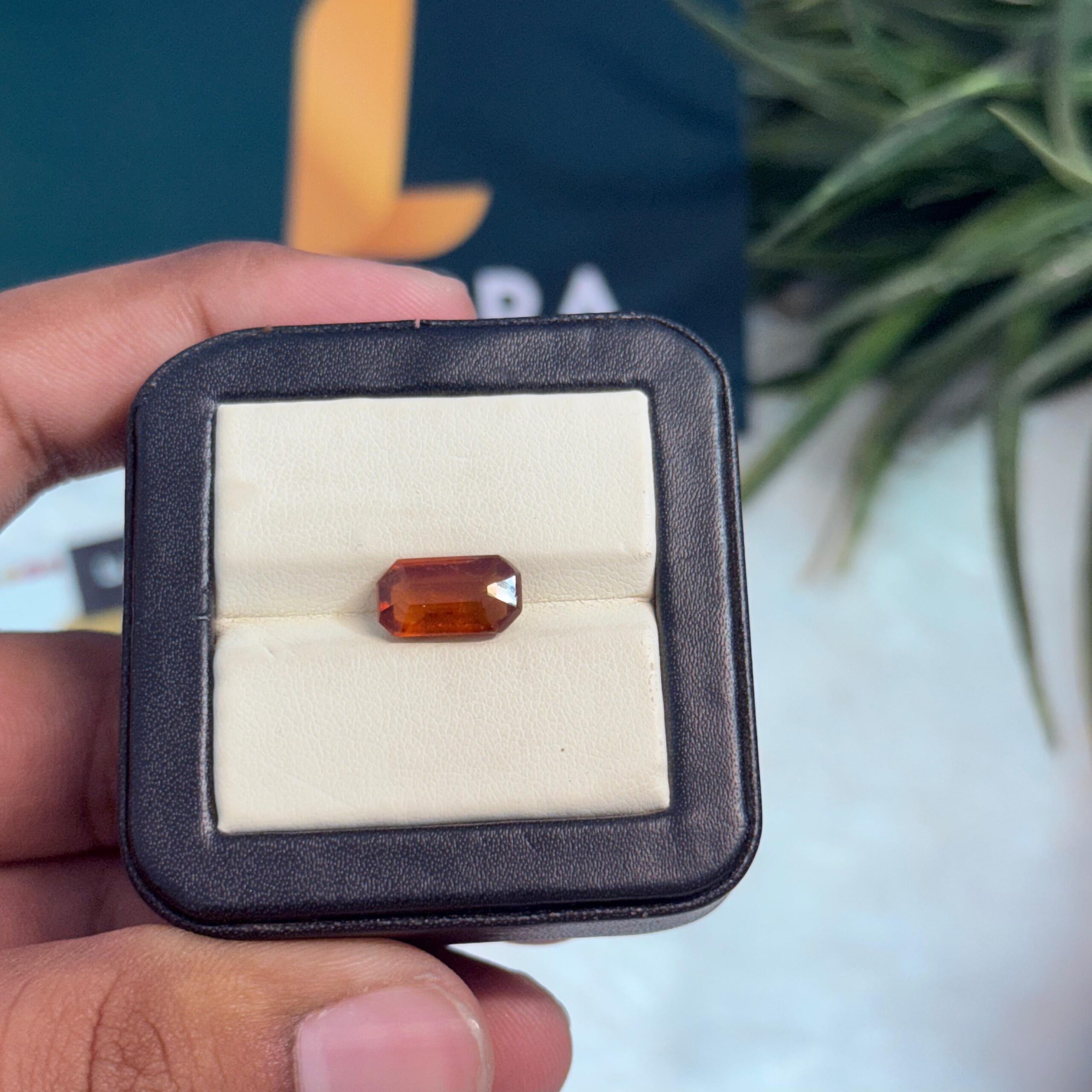 Natural Gomed (Hessonite Garnet) – 3.93 Carats / Ratti, Lab-Certified Gemstone from Sri Lanka