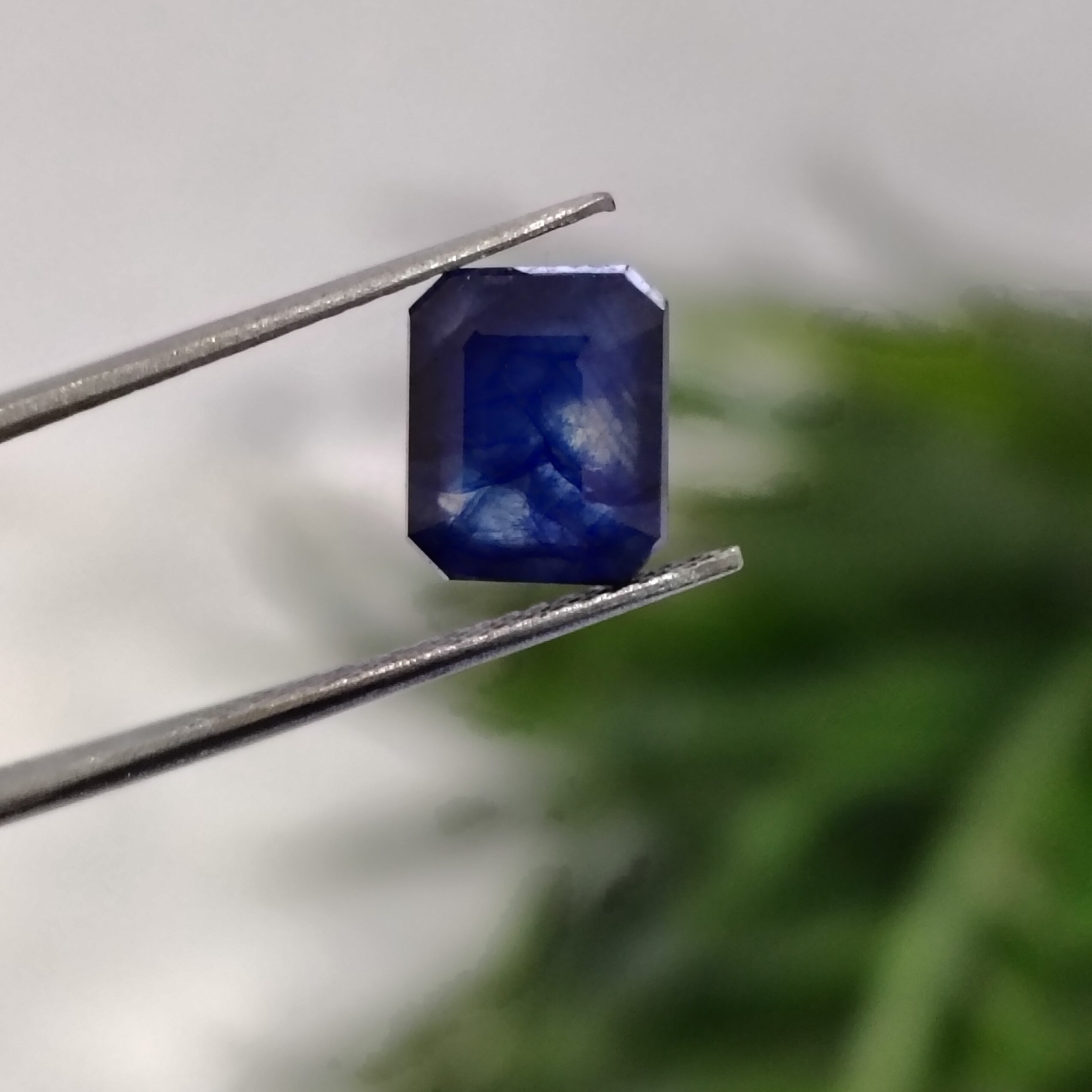 4.720 Carats Natural Blue Sapphire (Neelam)