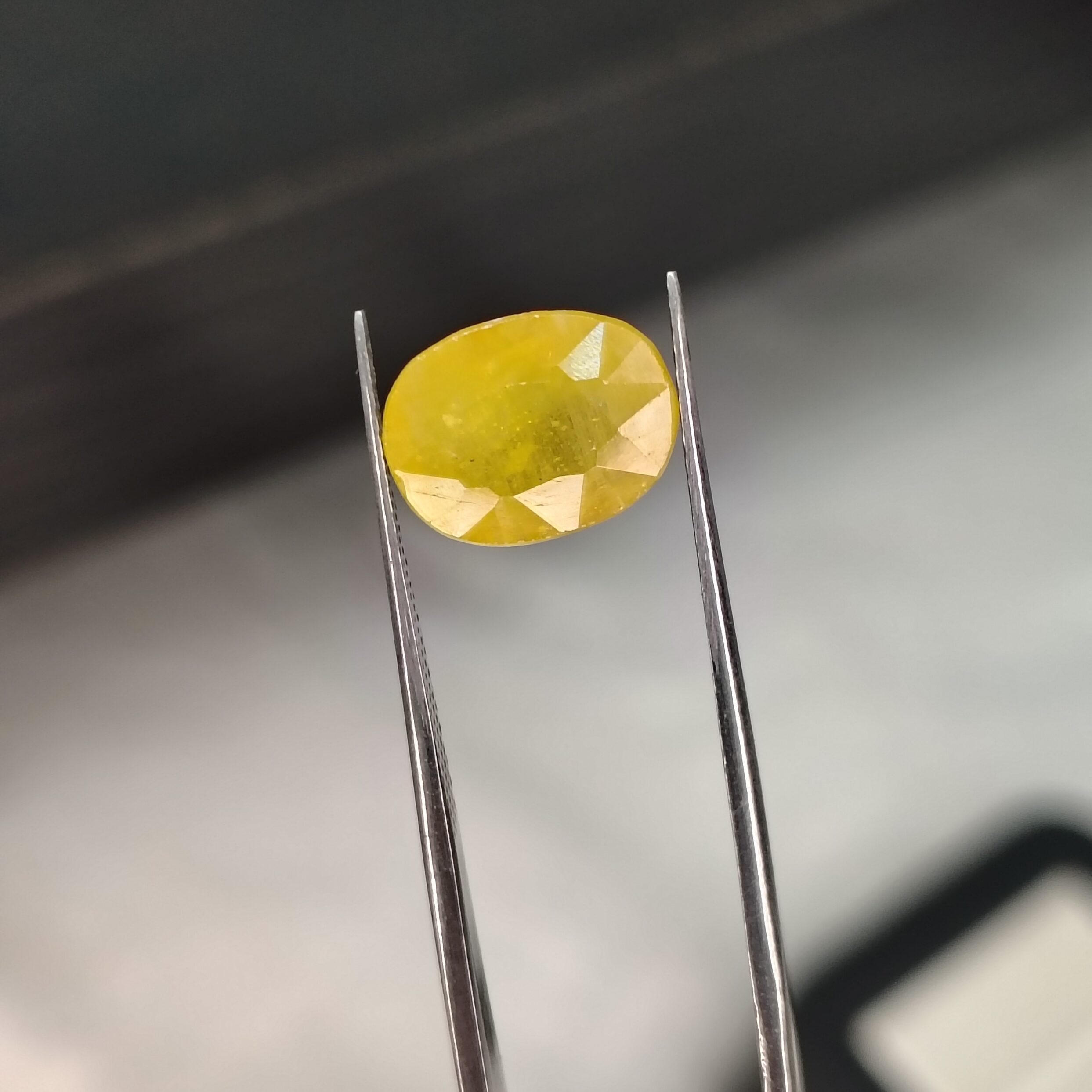 4.800 Carat Natural Yellow Sapphire (Pukhraj)