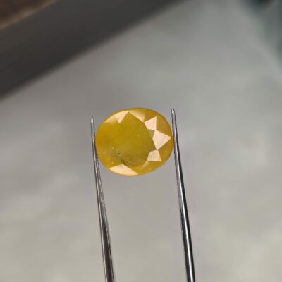 6.800 Carat Natural Yellow Sapphire (Pukhraj)