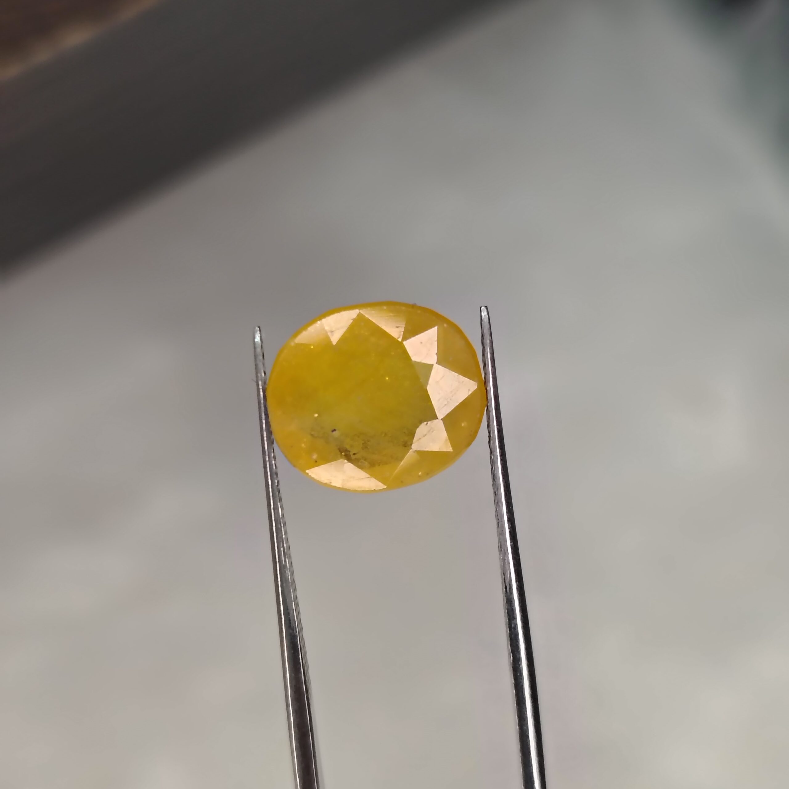 6.800 Carat Natural Yellow Sapphire (Pukhraj)