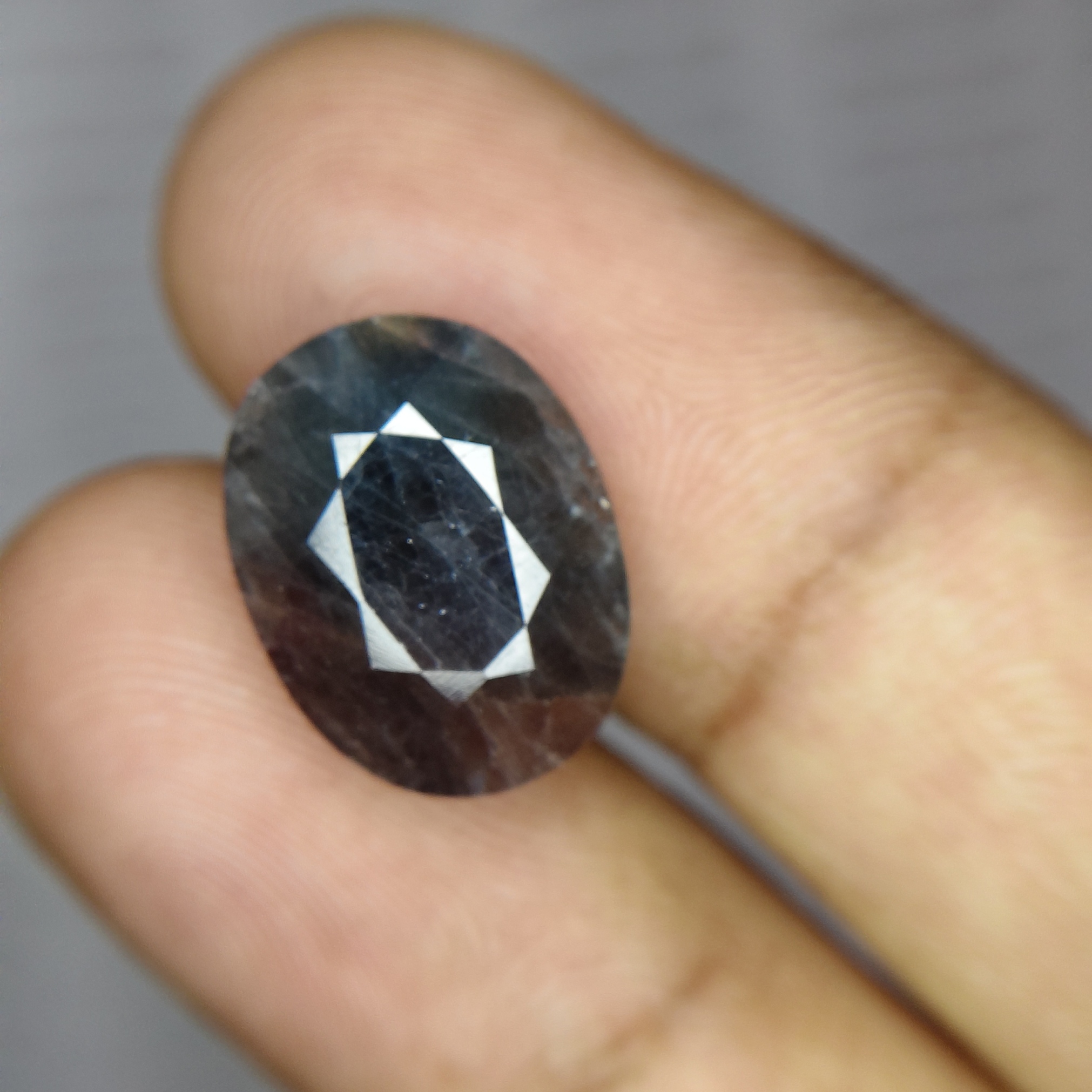 Blue Sapphire – 14.420 Carat – African Origin
