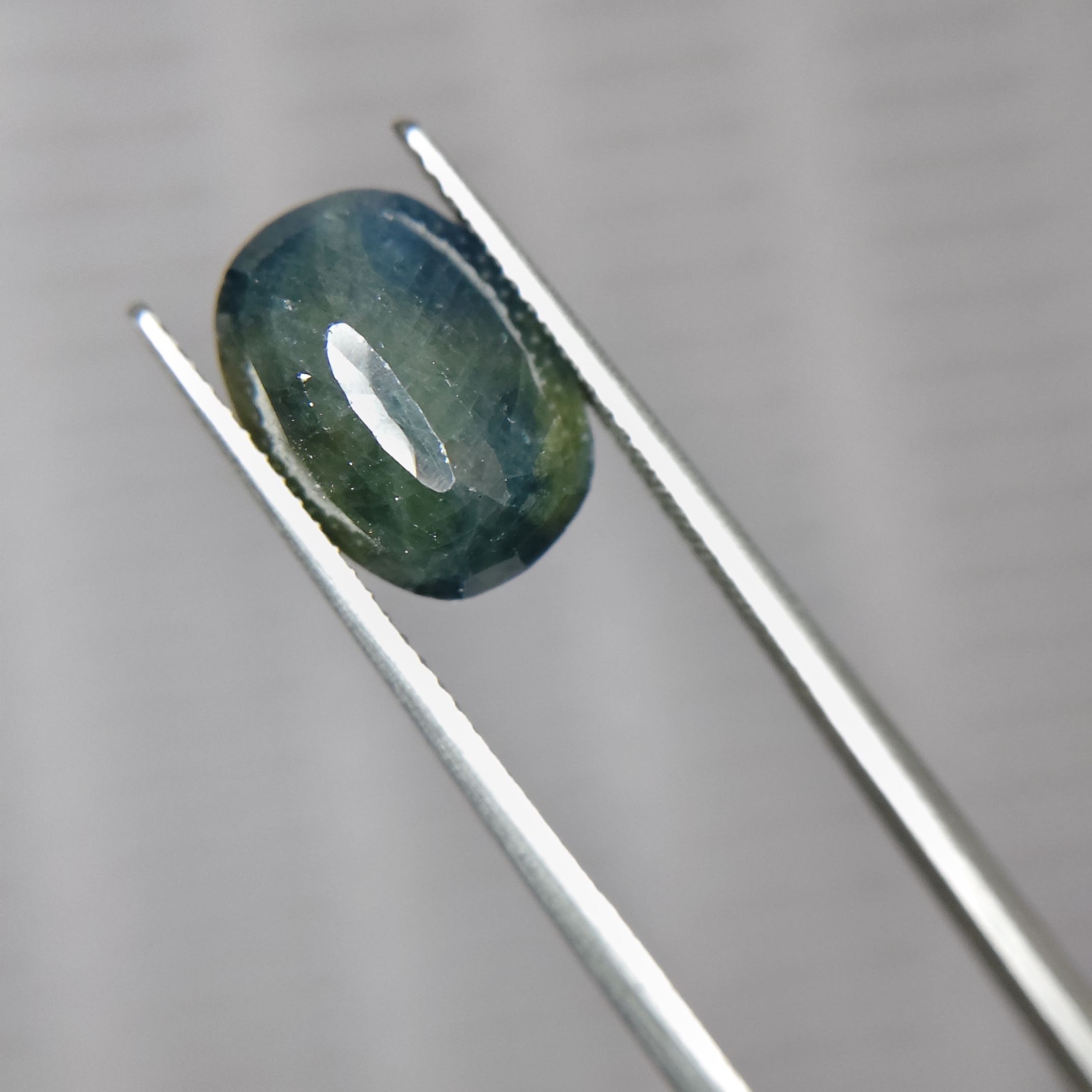 Blue Sapphire – 8.065 Carat – African Origin - Image 2