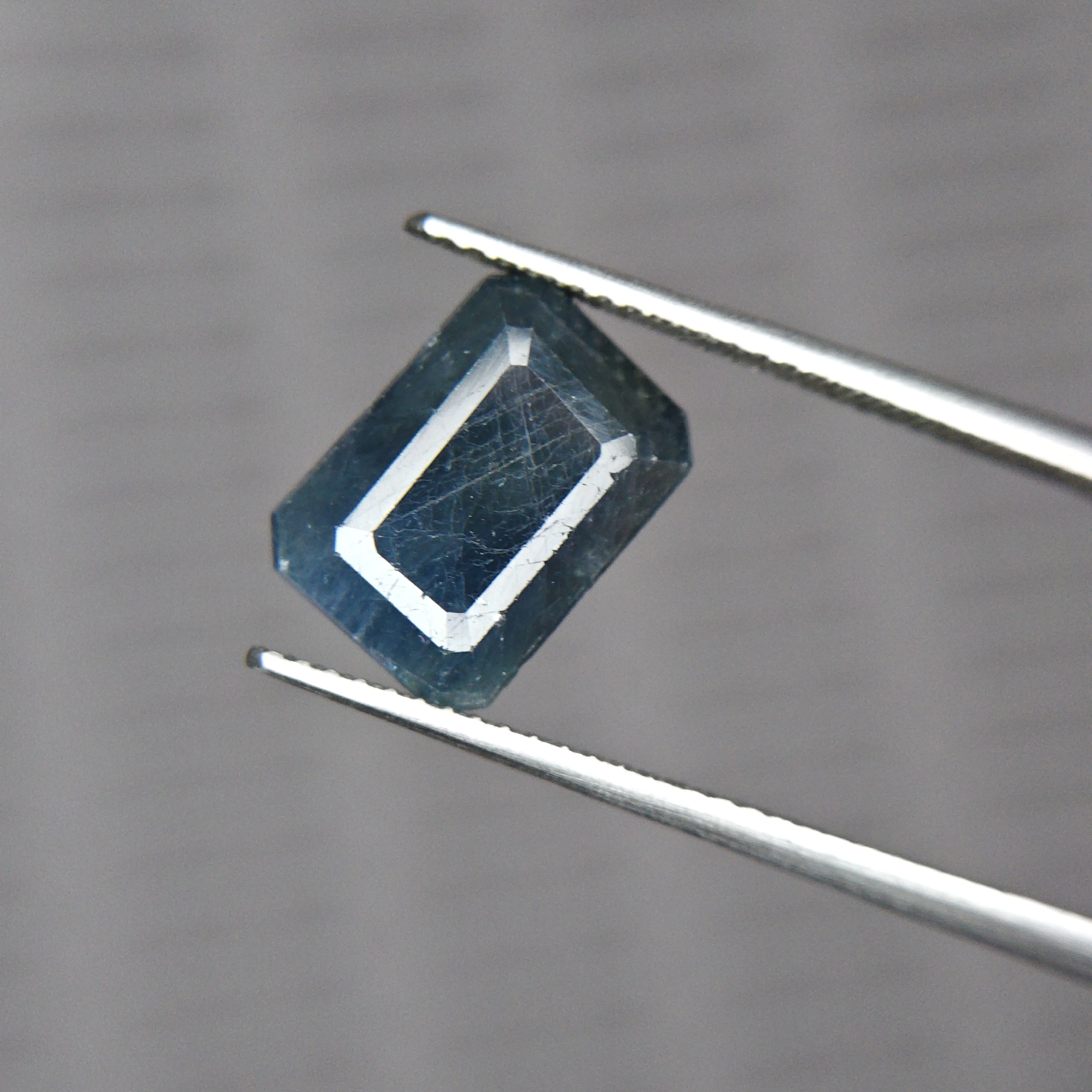 Blue Sapphire – 6.805 Carat – African Origin