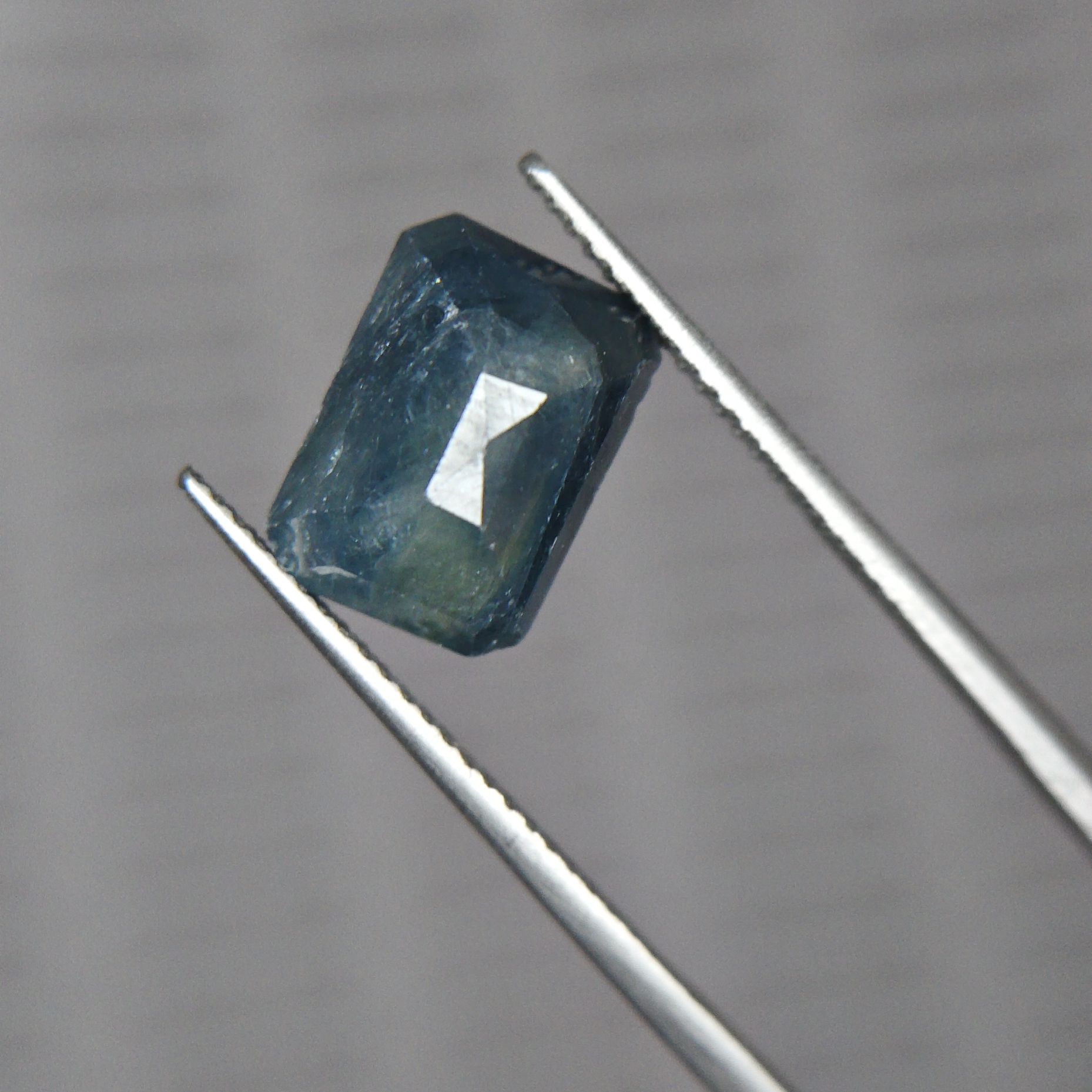 Blue Sapphire – 6.805 Carat – African Origin - Image 2