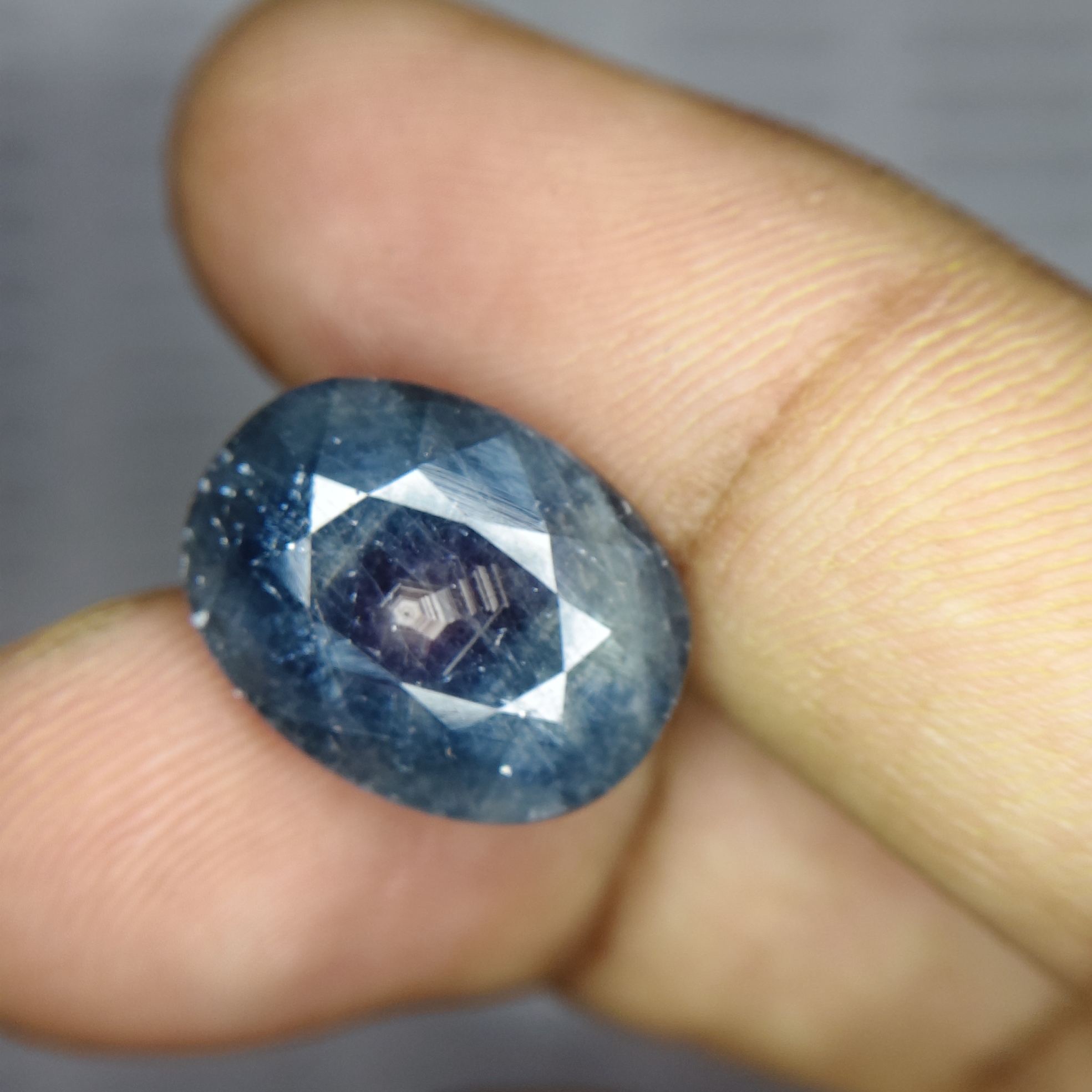 Blue Sapphire 15.850 carat African origin