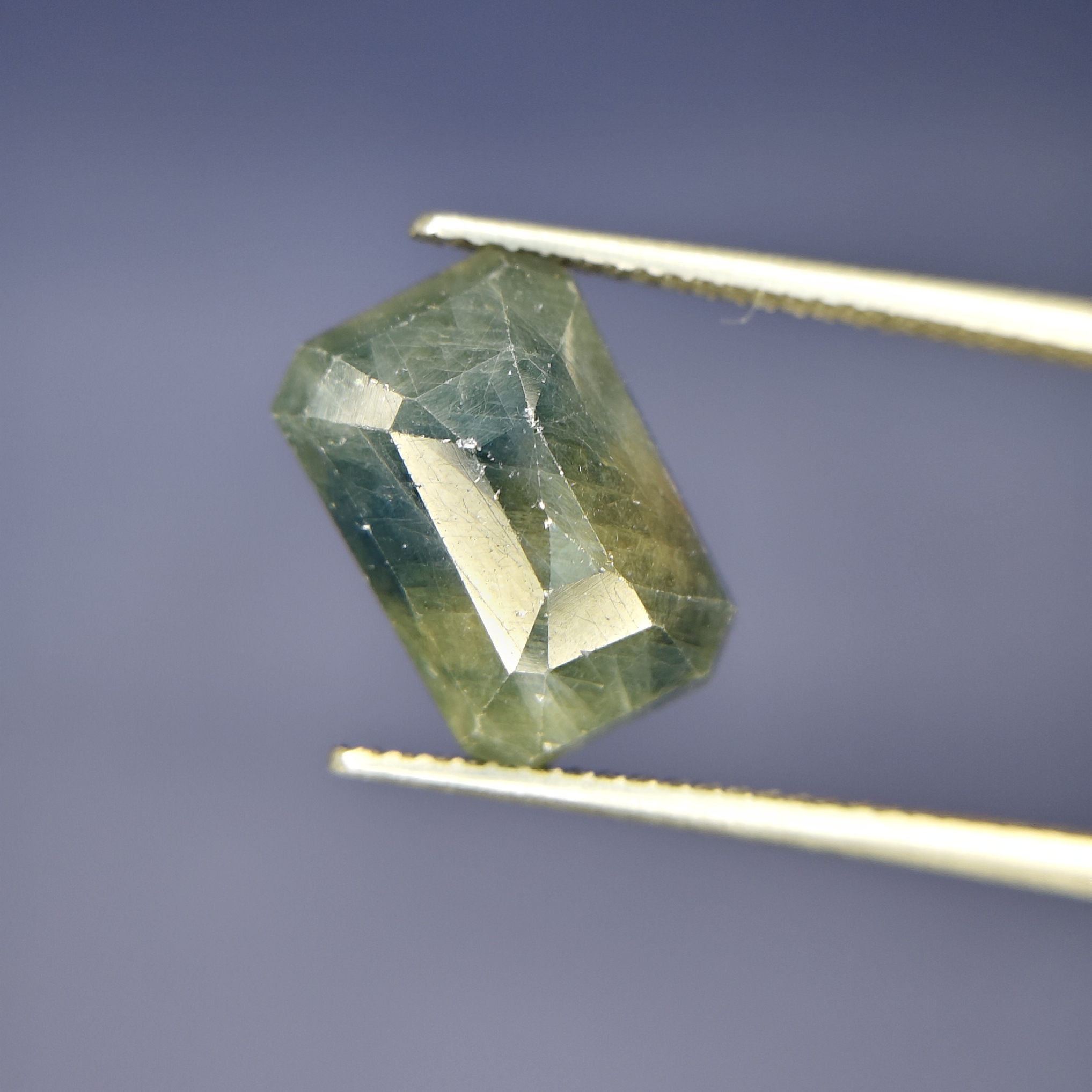 Blue Sapphire 7.705 carat African origin